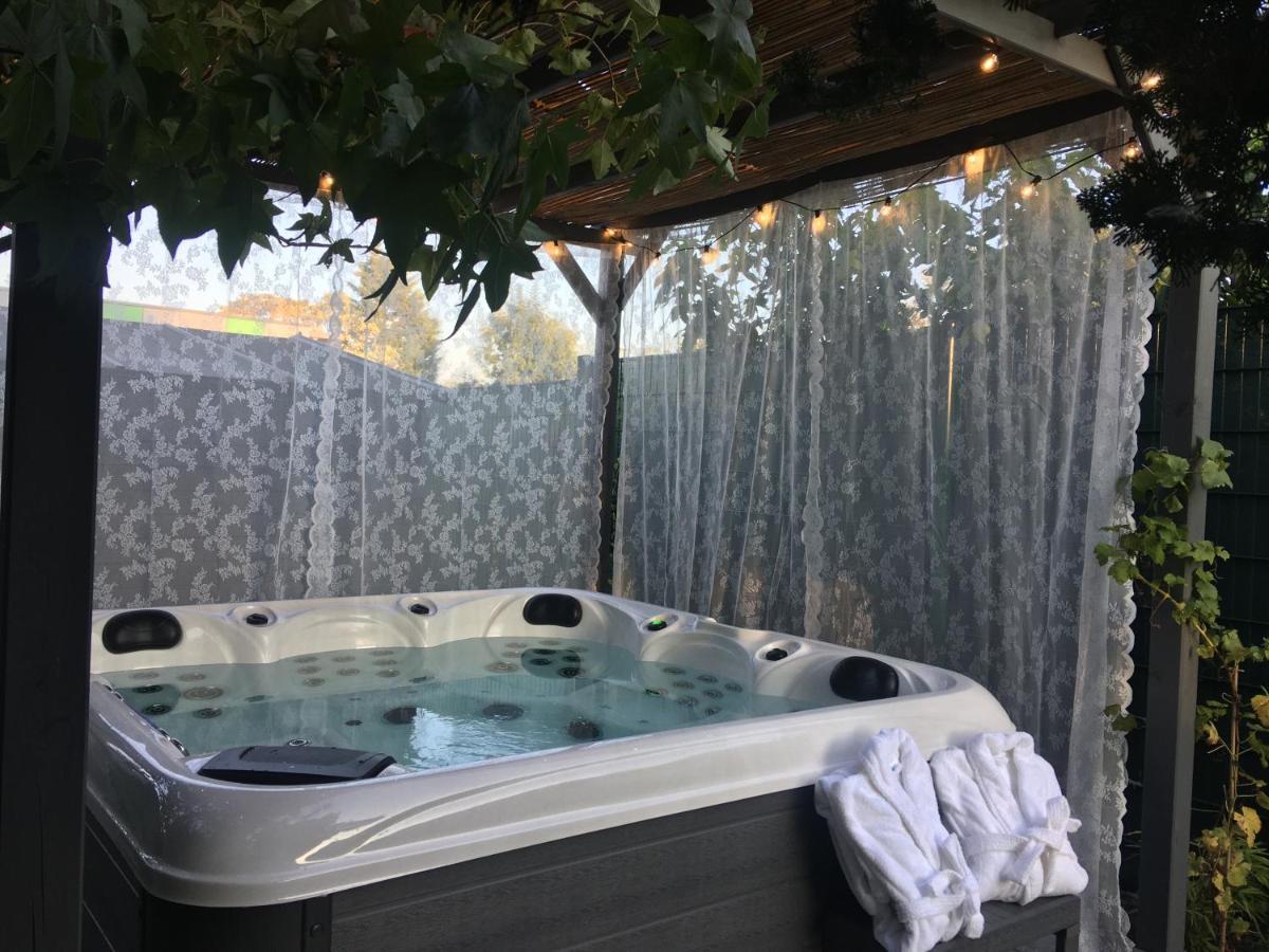 La Villa Des Roses - Suite & Spa Lys-lez-Lannoy Exteriér fotografie